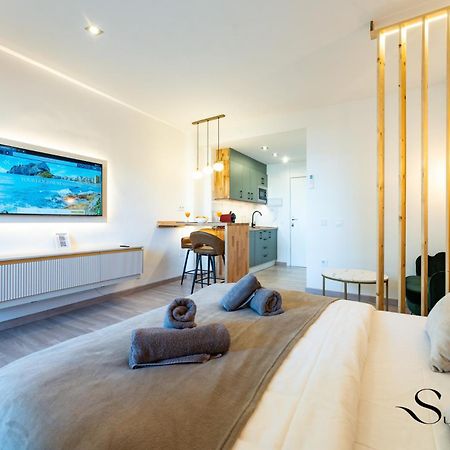 Seaview Beachfront Studio With Aqua Park & Balcony Benalmádena Exterior foto