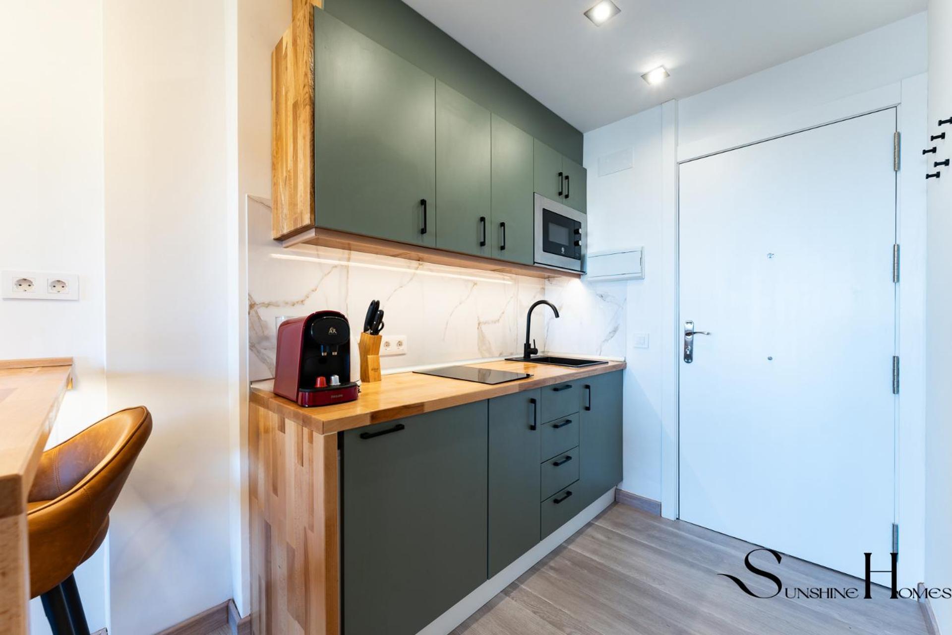 Seaview Beachfront Studio With Aqua Park & Balcony Benalmádena Exterior foto